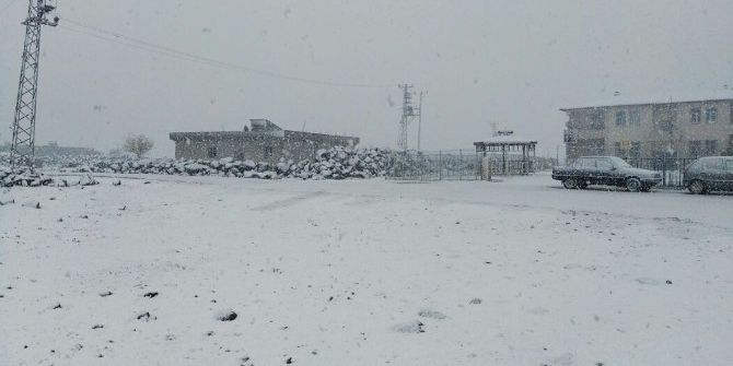 Viranşehir’e Yılın İlk Karı Yağdı