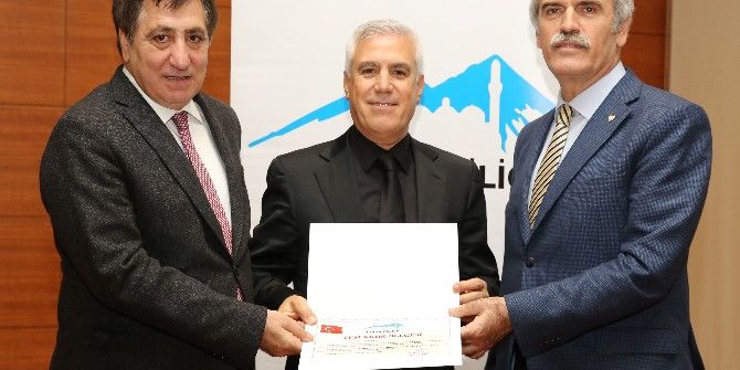 Vali Küçük’ten Eğitime Katkı Sağlayanlara Teşekkür