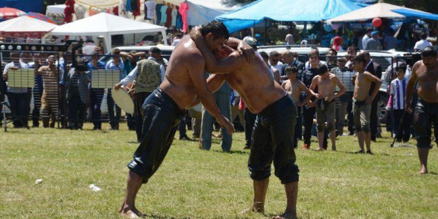 Pelitözü Kızılot Yayla Şenlikleri’nde Başpehlivan Recep Kara Oldu