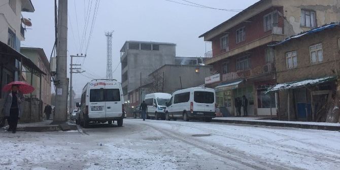 Beytüşşebap’a Yılın İlk Karı Yağdı