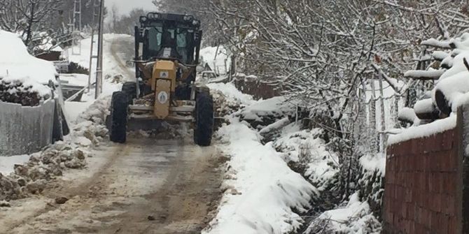 Çanakkale’de Köy Yollarını Açık Tutmak İçin Özel İdare Seferber Oldu