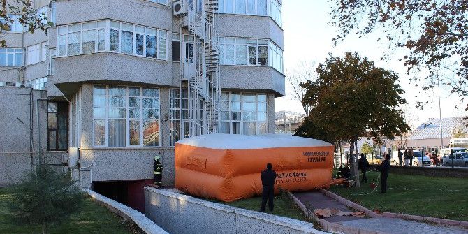 18’inci İntihar Girişimini Polis Engelledi