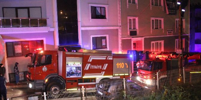 Apartmandaki Elektrik Panosu Yangınında 5 Kişi Hastanelik Oldu