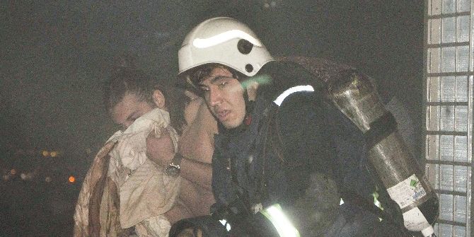 Antalya’da Avm’de Yangın Paniği