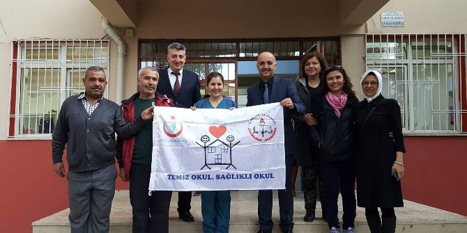 Ahmet Şerife Sanlı Ortaokulu’na Beyaz Bayrak