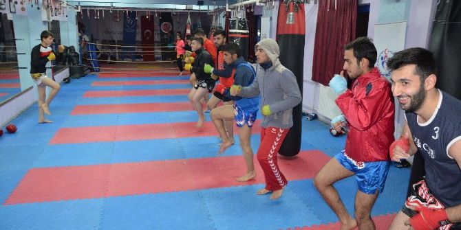 Tatvanlı Sporcular “15 Temmuz Şehitleri” İçin Ringe Çıkıyor