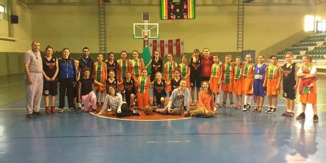 Marmaraereğlisi Belediye Spor Kulübü Küçük Kız Basketbol Takımı Şampiyonluğa Aday