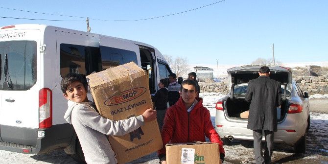 Köy Okuluna Anlamlı Yardım