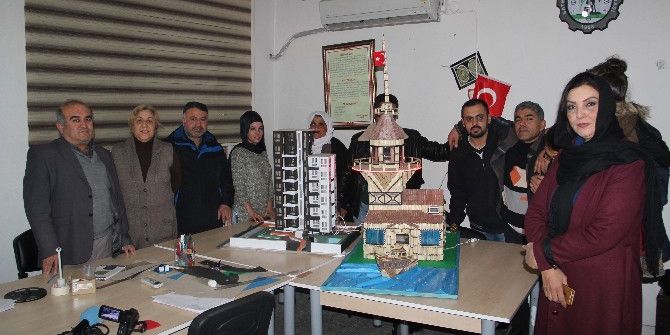Engelliler, Sadece Fotoğraflarını Gördükleri Kız Kulesi’nin Maketini Yaptı