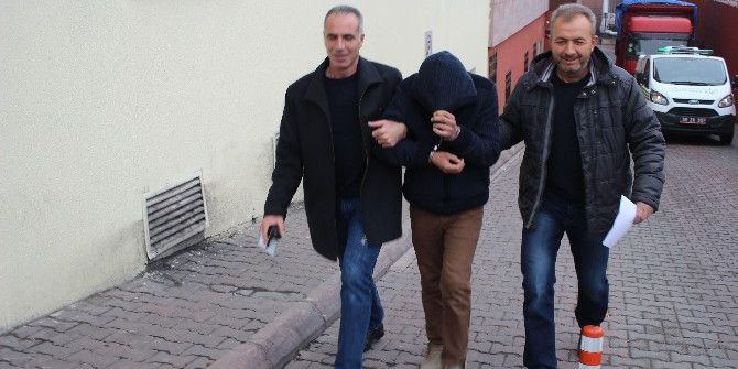 Kadının Çantasını Gasp Eden Şahıs Polis Ekiplerinden Kaçamadı