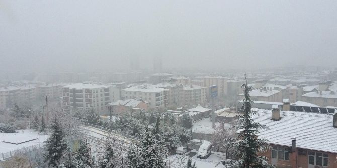 Elazığ’da Kar Yağışı Etkisini Sürdürüyor