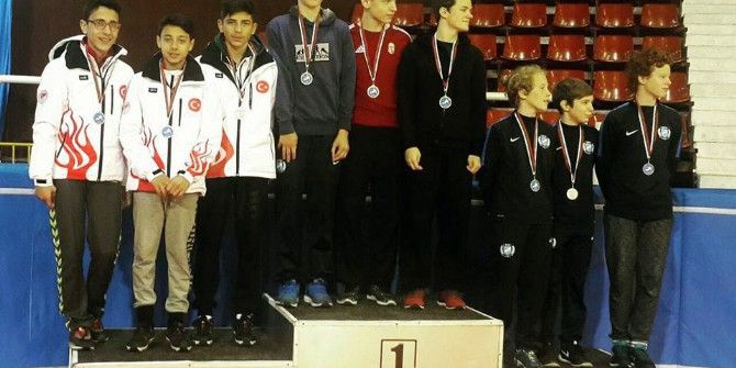 Short Track’ta Büyük Başarı