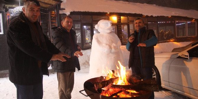 Kartepe’de Kar Kalınlığı 40 Santimetreye Ulaştı