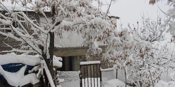 Yüksek Kesimlerde Kar Kalınlığı 1 Metre Olarak Ölçüldü