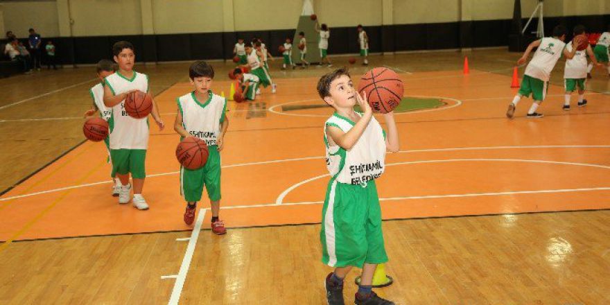 Şehitkamil Sporun Geleceğine Dokunuyor