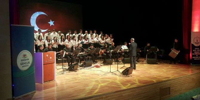 Gençlik Merkezlerinden Türk Halk Müziği Konseri