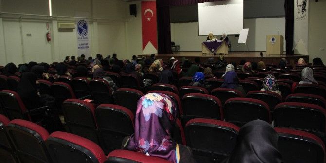 İlahiyat Fakültesi’nde Arapça Konferans