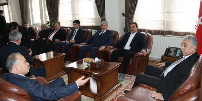 Chp’li Vekillerden Vali Toprak’a Ziyaret