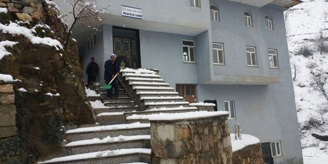 Şemdinli’de Kar Yağışı