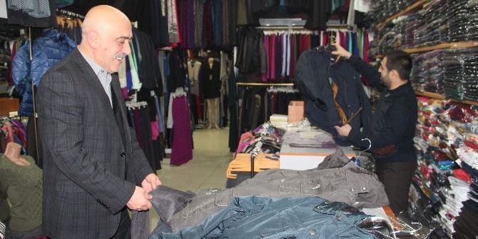 Elazığ’da ’Kar’ Yağışı Esnafın İşini Açtı