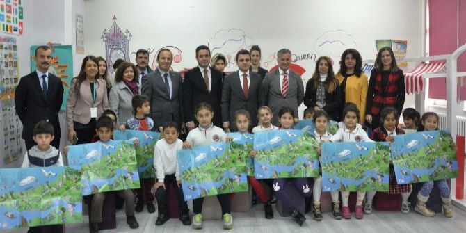 Öğrencilere Tarihi Alan Çocuk Haritası Dağıtıldı