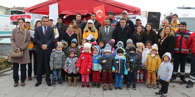 Niğde 112 Acil Servis Ekipleri “Yaşama Yol Ver" Projesinin İkinci Tanıtım Standını Açtı