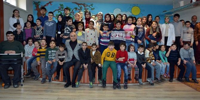 Başkan Korkut’un Özel Uygulama Merkezi Öğrencileri İle Engelliler Günü Hatırası