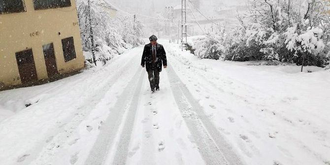 Sarıveliler İlçesinde Okullara Kar Tatili