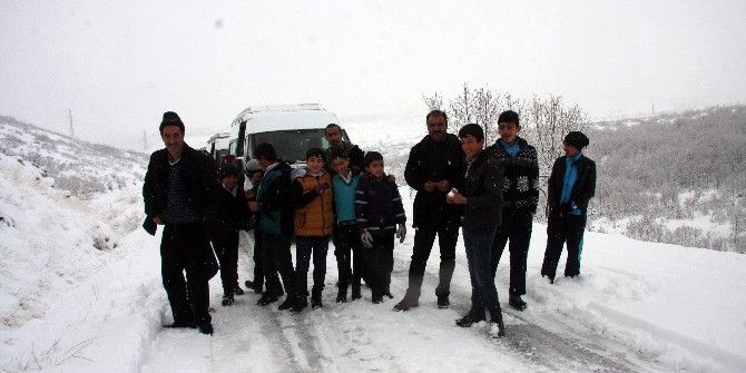 Bingöl’de 35 Öğrenci Yolda Mahsur Kaldı