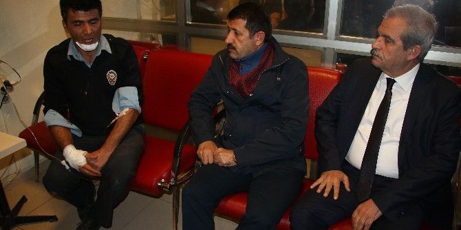 Belediye Başkanı Demirkol Yaralı Polisleri Ziyaret Etti