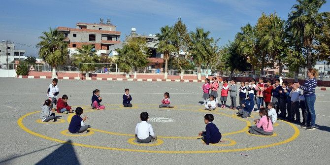 Geleneksel Çocuk Oyunları Okul Bahçelerinde Yaşayacak