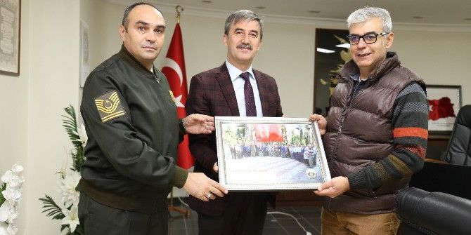 Başkan Şirin’den Gürkaş’a Anlamlı Hediye