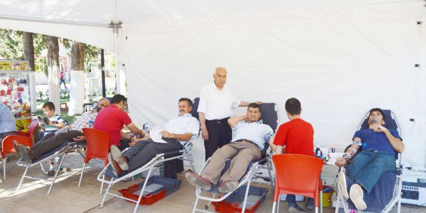 Besni İlçesinden Kızılay’a Kan Bağışı