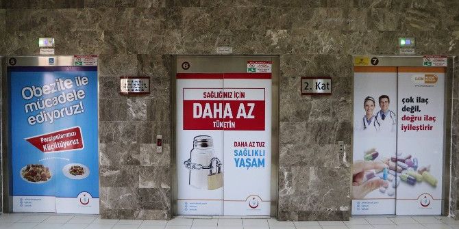 Asansör Kapılarına Bilgilendirme Broşürleri Asıldı