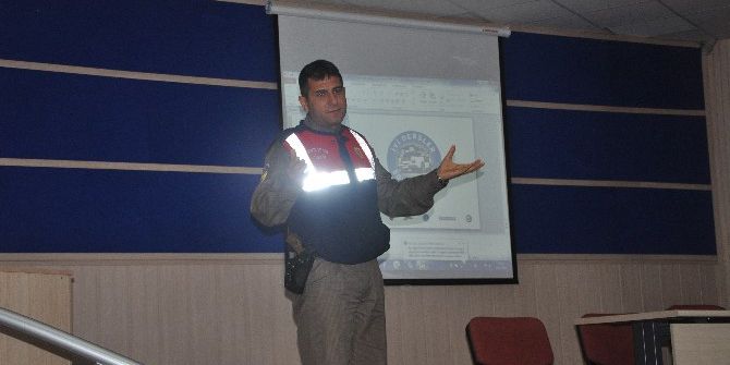 İyi Dersler Şoför Amca Konulu Eğitim Semineri Verildi