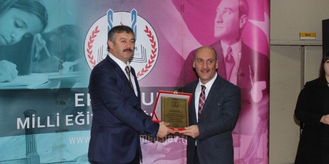 Iğdır’a “Eğitim Ve Öğretimde Yenilikçilik” Ödülü