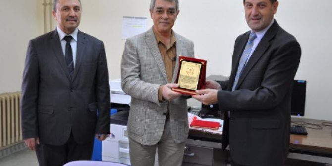 Eğitime Katkı İçin Plaket Ödülü