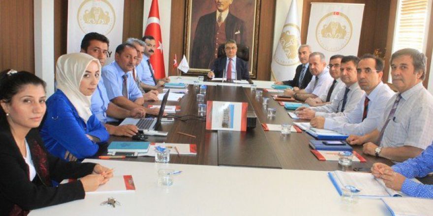 Vali Pekmez İl Özel İdaresi’nin Çalışmaları Hakkında Bilgiler Aldı