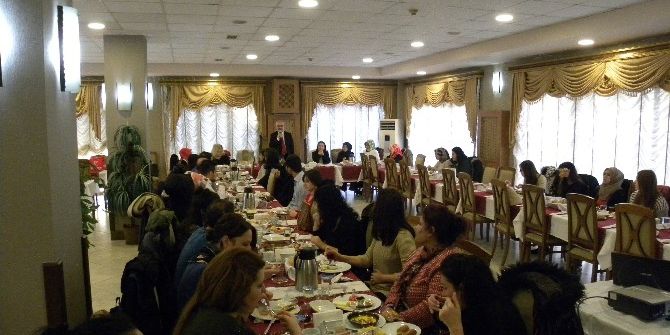 Güngören Belediyesi Yetkilileri Öğretmenlerle Bir Araya Geldi