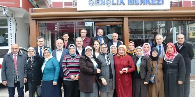 Ak Kadınlardan Kahvaltı