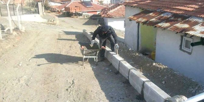 Sungurlu’da Yol Çalışmaları Sürüyor