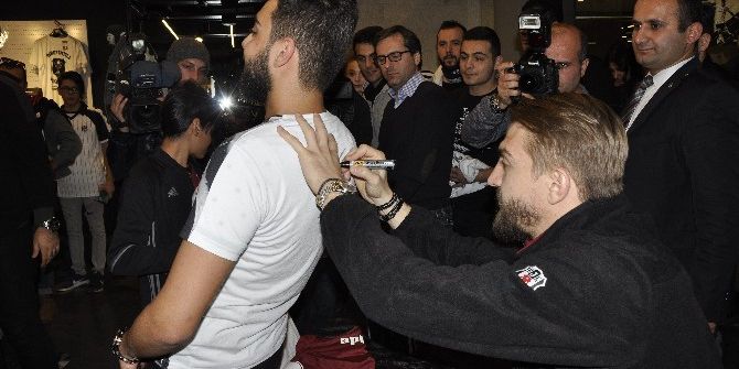 Caner Erkin: “Beşiktaş’ta Kalmak İstiyorum”