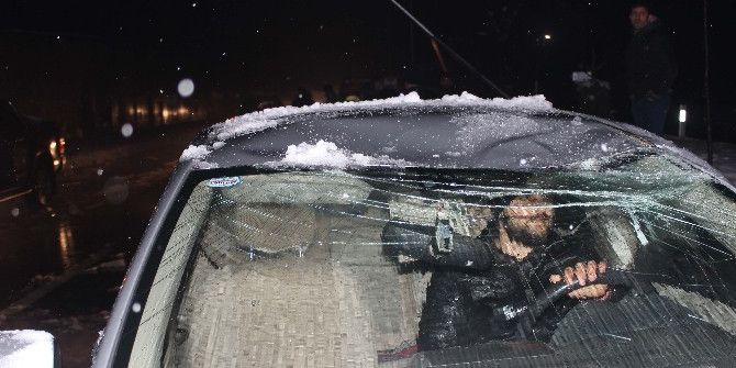 Muş’ta Elektrik Direkleri Devrildi