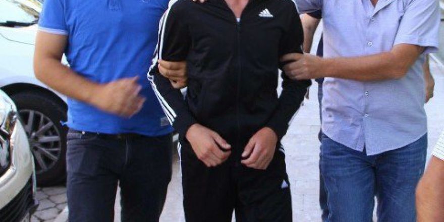 Lokantada Kız Arkadaşıyla Yemek Yiyen Şahsı Öldüren Zanlı Teslim Oldu