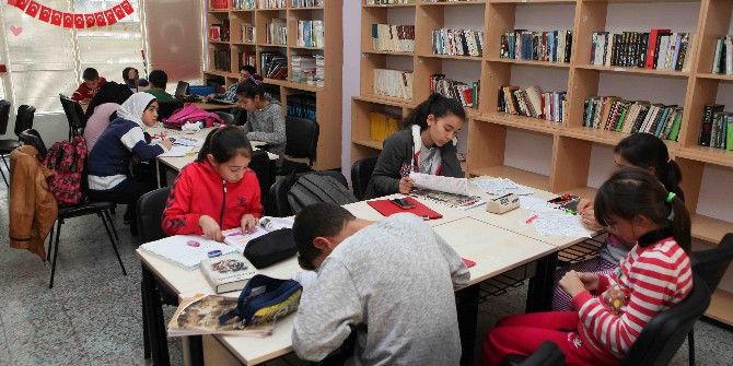 Bayraklı Kütüphanelerinde Yok Yok