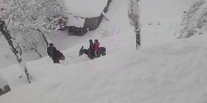 Hakkari’de 14 Köy Ve 36 Mezra Yolu Ulaşıma Kapandı