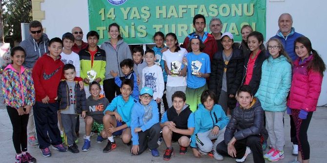 14 Yaşın Kupaları İpek Soylu’dan