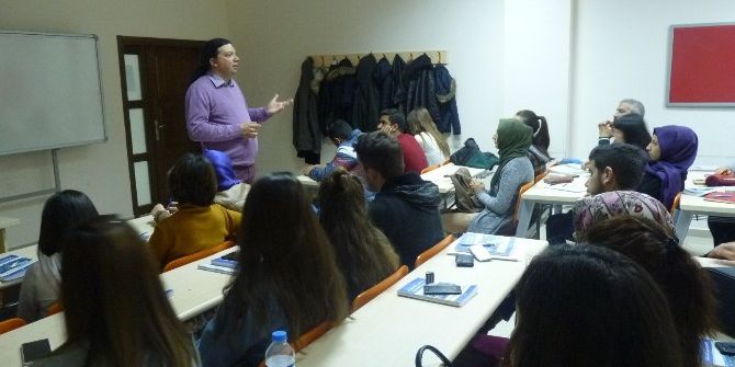 Sinema Yazarı Serkan Paydak Öğrencilerle Buluştu