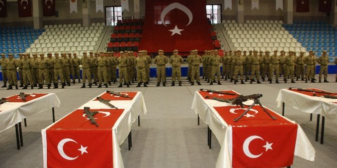 Tokat’ta Olumsuz Hava Şartları Nedeni İle Yemin Töreni Spor Salonunda Yapıldı