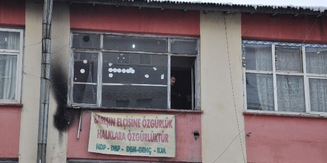 Kars’ta Polis Hdp Ve Dbp İl Başkanlıklarında Arama Yapıyor